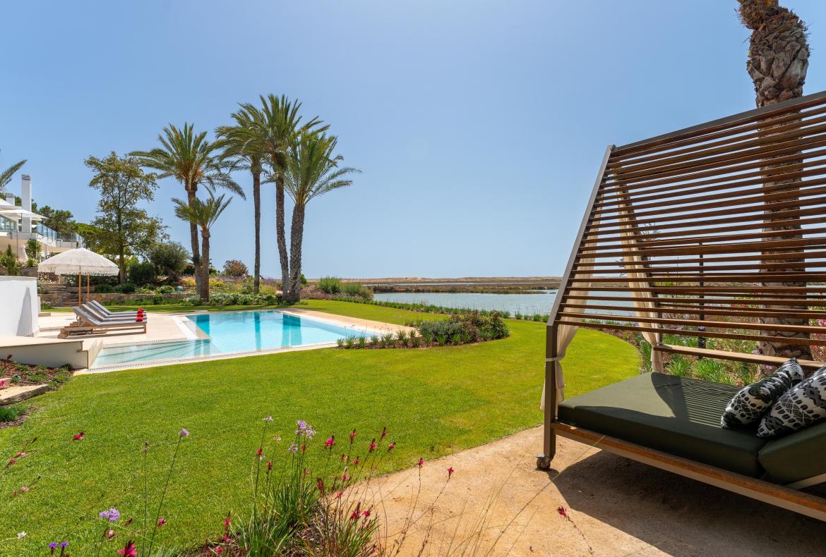 Luxury 5 bedroom holiday villa with private pool in Algarve Portugal (PV3008)