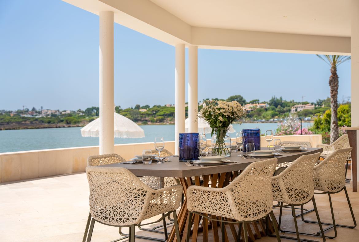 Luxury 5 bedroom holiday villa with private pool in Algarve Portugal (PV3008)