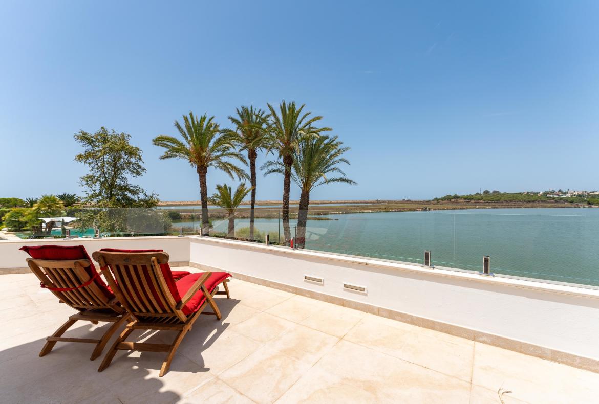Luxury 5 bedroom holiday villa with private pool in Algarve Portugal (PV3008)