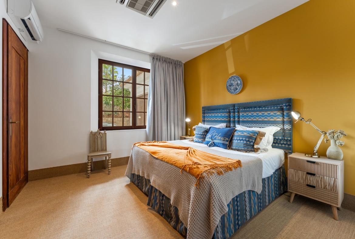 Luxury 5 bedroom holiday villa with private pool in Algarve Portugal (PV3008)