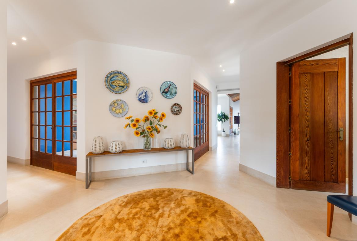 Luxury 5 bedroom holiday villa with private pool in Algarve Portugal (PV3008)