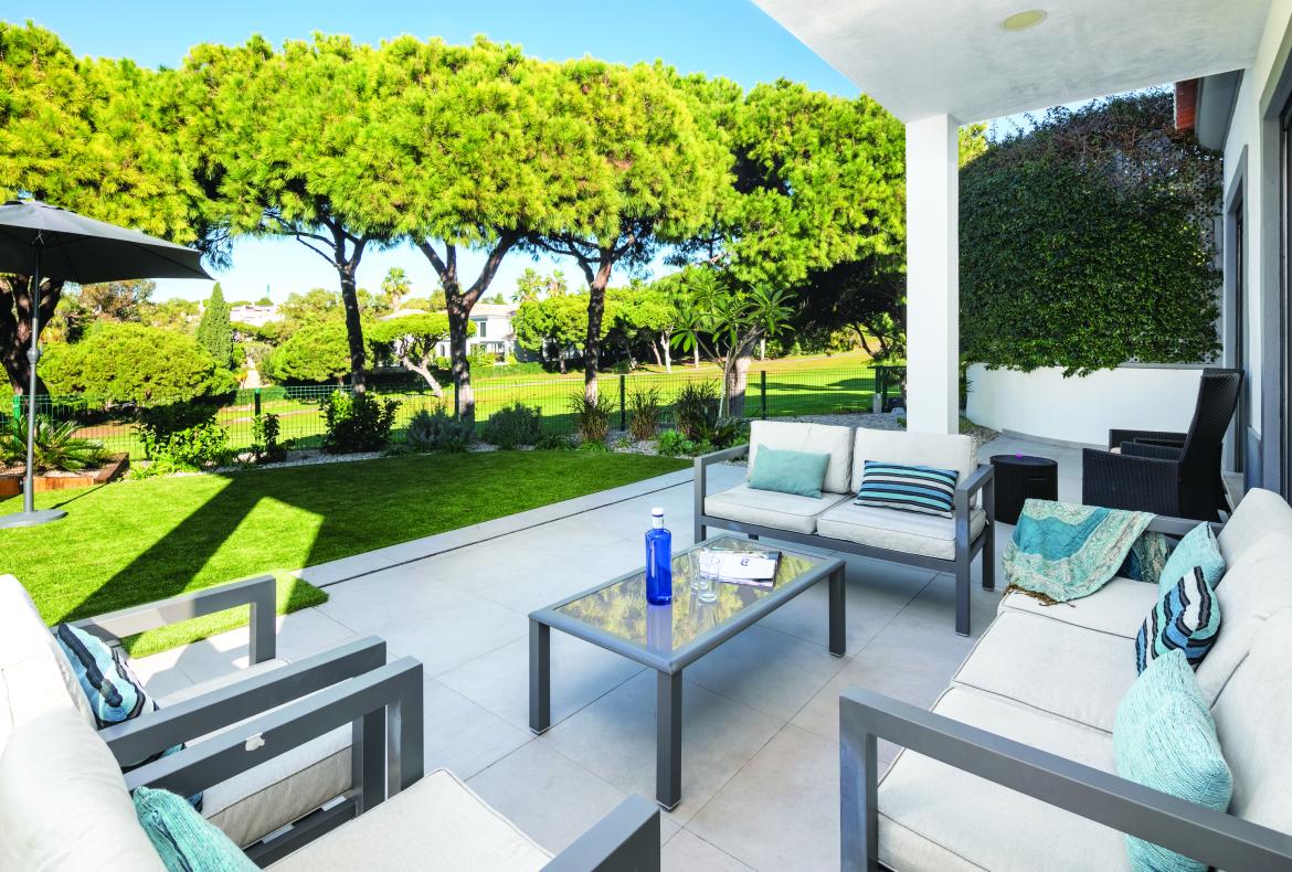 Luxury 3 bedroom holiday villa with private pool in Algarve Portugal (PV2647)