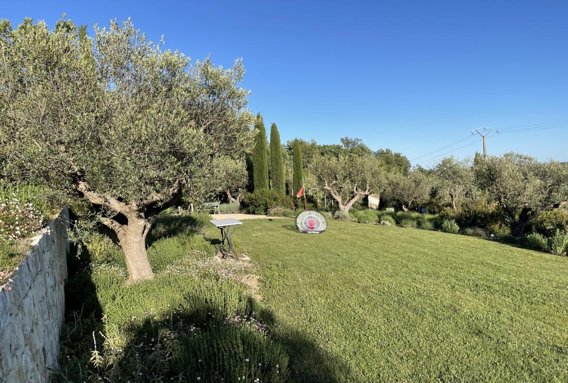 Luxury 5 bedroom holiday villa with private pool in Cote d'Azur France (PV3019)