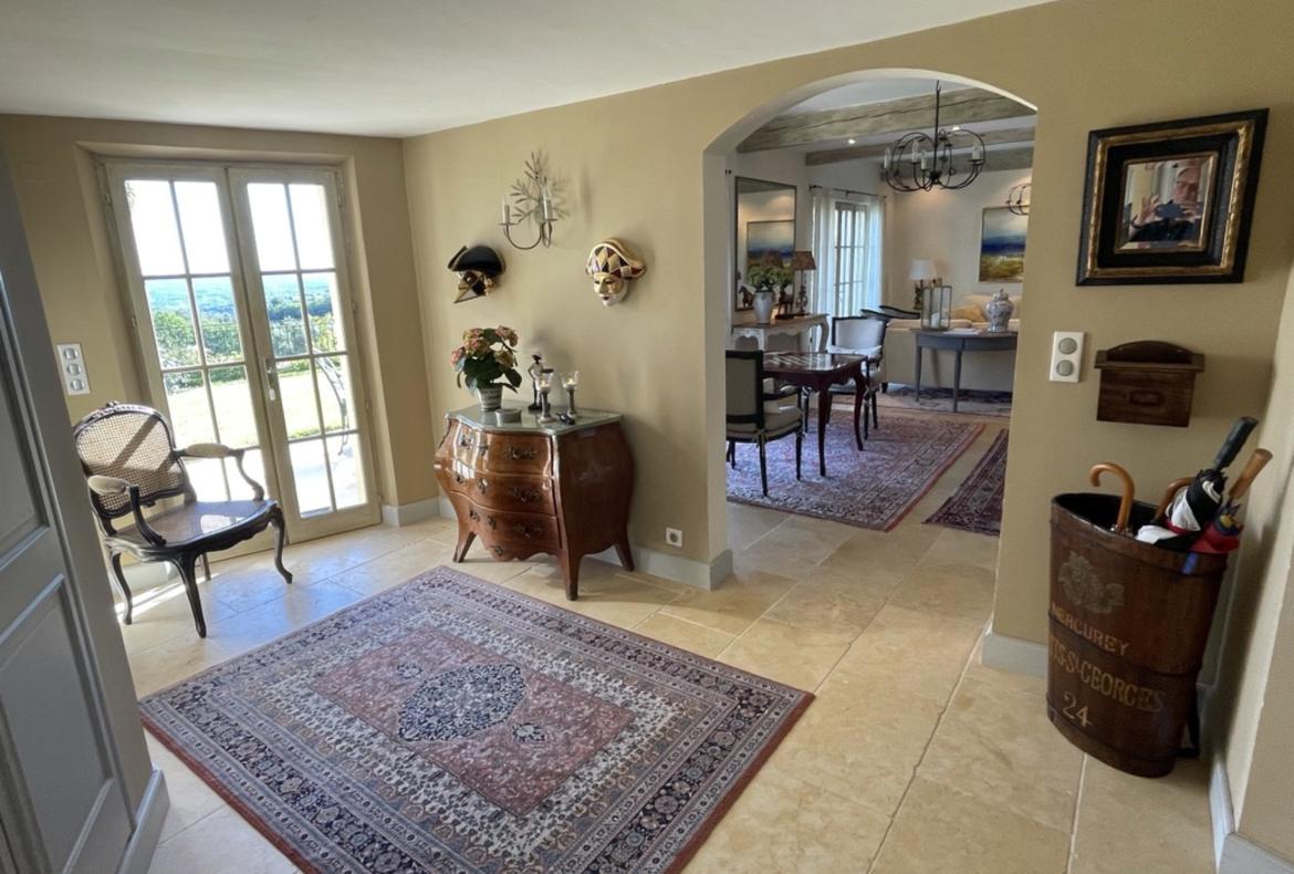 Luxury 5 bedroom holiday villa with private pool in Cote d'Azur France (PV3019)