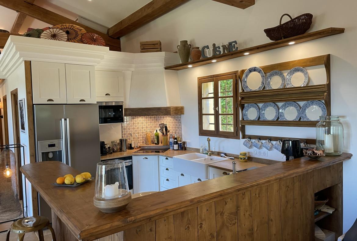 Luxury 5 bedroom holiday villa with private pool in Cote d'Azur France (PV3019)
