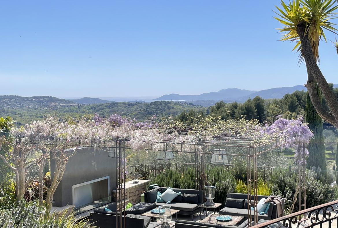 Luxury 5 bedroom holiday villa with private pool in Cote d'Azur France (PV3019)