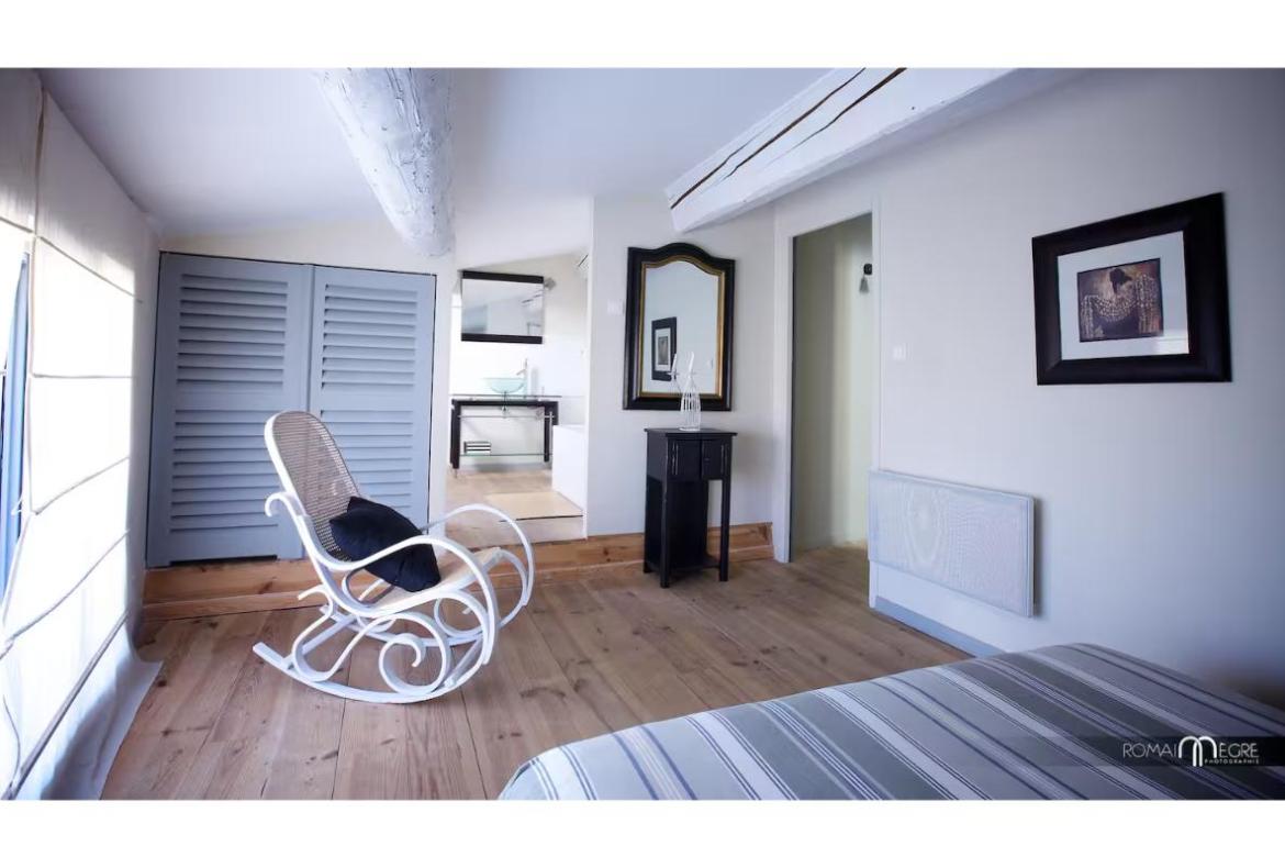 4 bedroom villa in Pouzols Minervois with private pool and garden (POUZM102)
