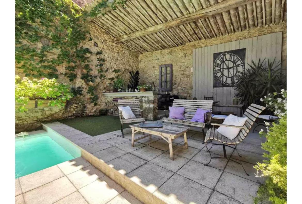 4 bedroom villa in Pouzols Minervois with private pool and garden (POUZM102)