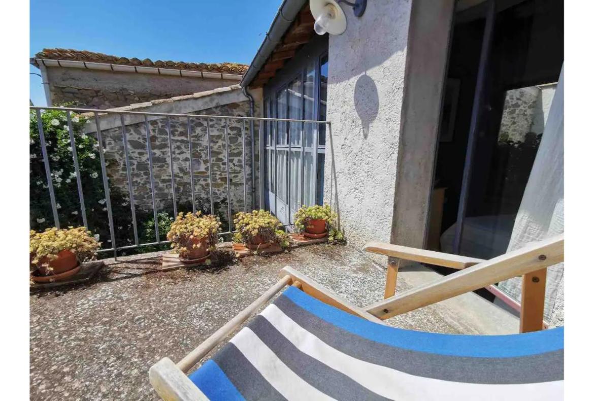 4 bedroom villa in Pouzols Minervois with private pool and garden (POUZM102)