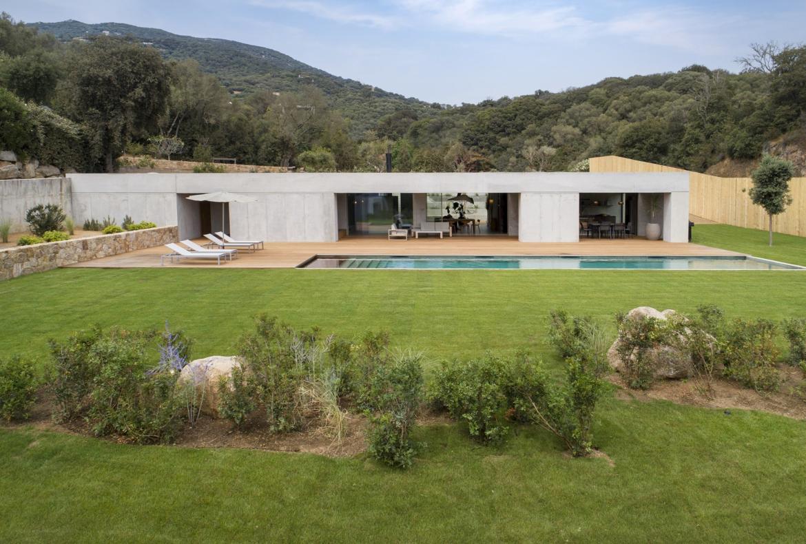 Luxury 3 bedroom holiday villa with private pool in Corsica France (PV1618)