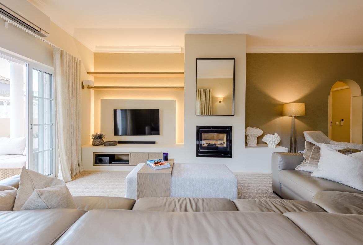 Luxury 4 bedroom holiday villa with private pool in Algarve Portugal (PV3020)