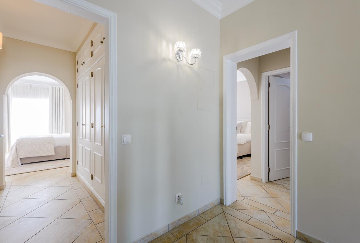 Luxury 4 bedroom holiday villa with private pool in Algarve Portugal (PV3020)