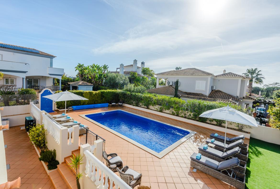 Luxury 4 bedroom holiday villa with private pool in Algarve Portugal (PV3020)