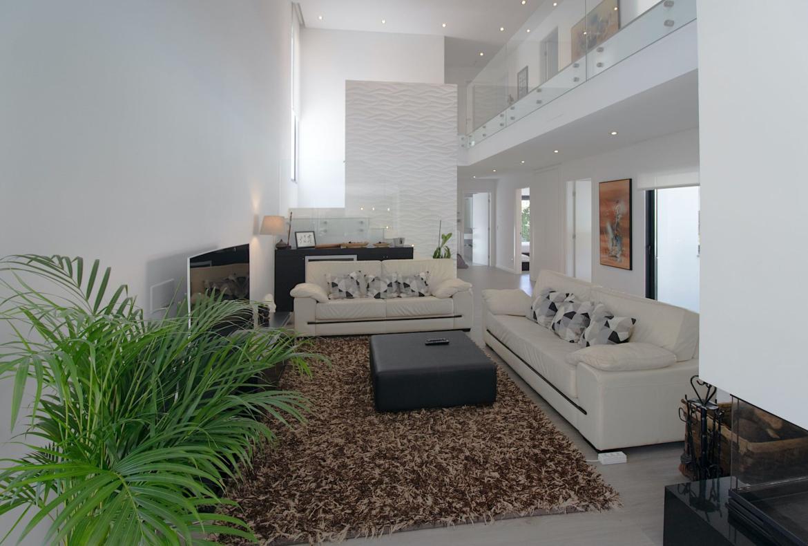 Luxury 4 bedroom holiday villa with private pool in Lisbon & coast Portugal (PV3021)
