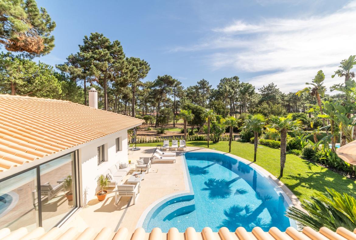 Luxury 4 bedroom holiday villa with private pool in Lisbon & coast Portugal (PV3022)