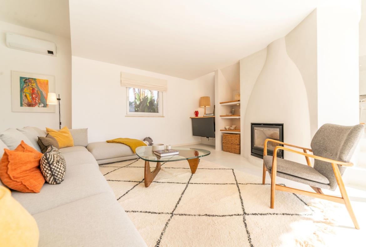Luxury 4 bedroom holiday villa with private pool in Lisbon & coast Portugal (PV3022)
