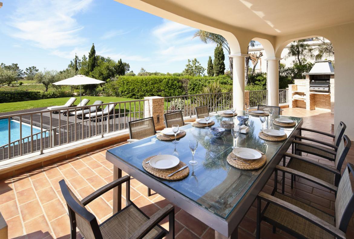 Luxury 6 bedroom holiday villa with private pool in Algarve Portugal (PORTU141PV)