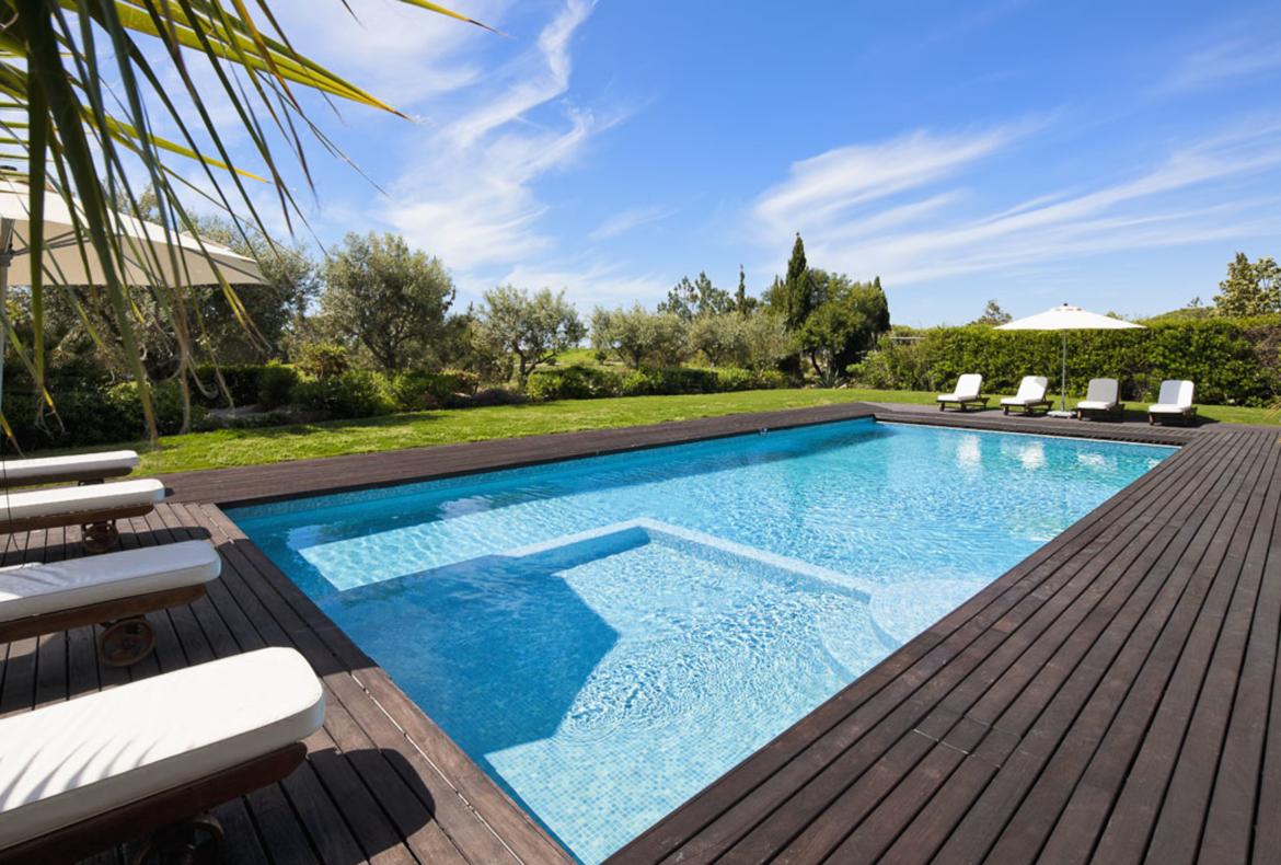 Luxury 6 bedroom holiday villa with private pool in Algarve Portugal (PORTU141PV)