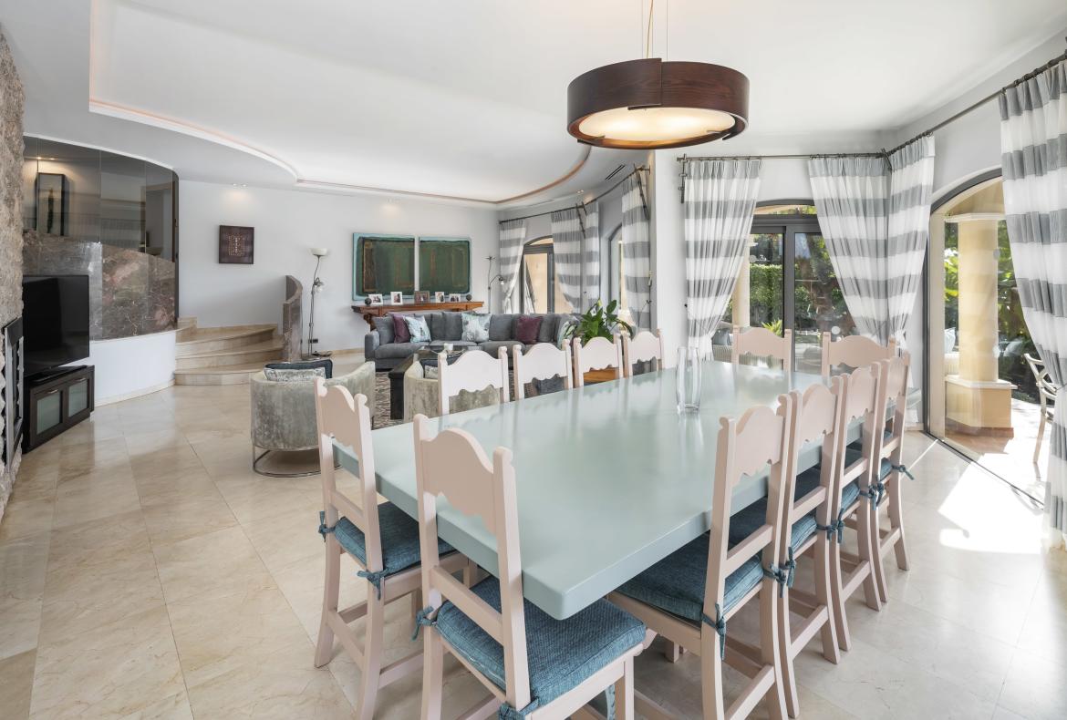 Luxury 6 bedroom holiday villa with private pool in Algarve Portugal (PORTU141PV)