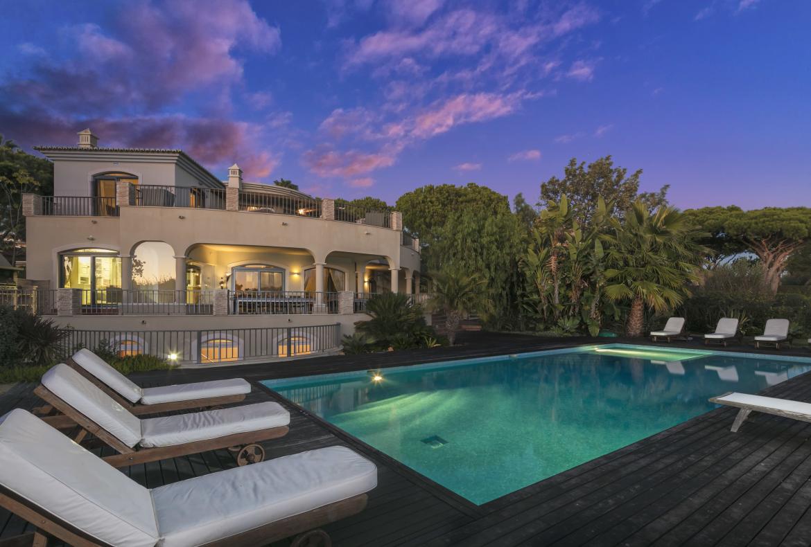 Luxury 6 bedroom holiday villa with private pool in Algarve Portugal (PORTU141PV)