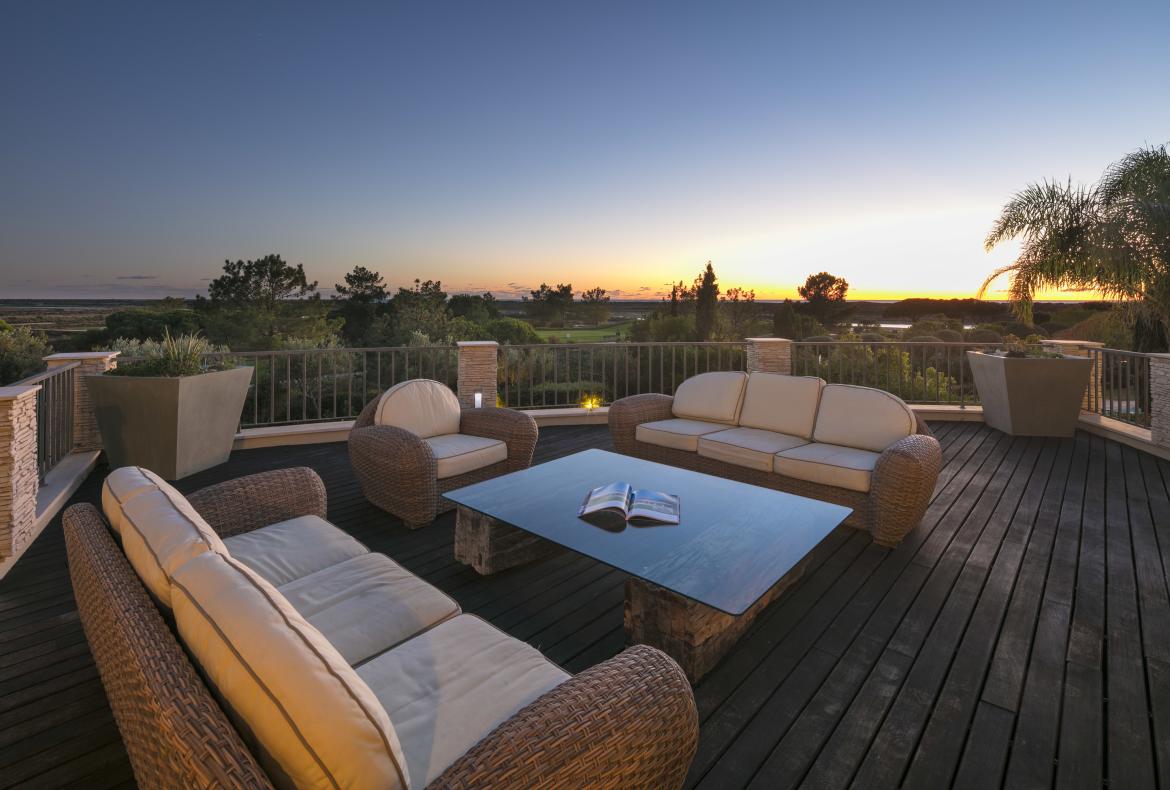Luxury 6 bedroom holiday villa with private pool in Algarve Portugal (PORTU141PV)