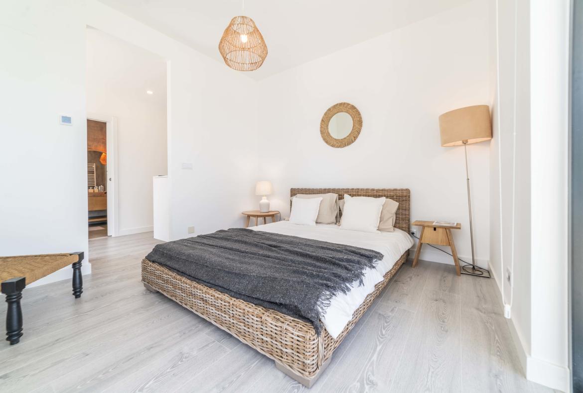 Luxury 4 bedroom holiday villa with private pool in Lisbon & coast Portugal (PV3023)