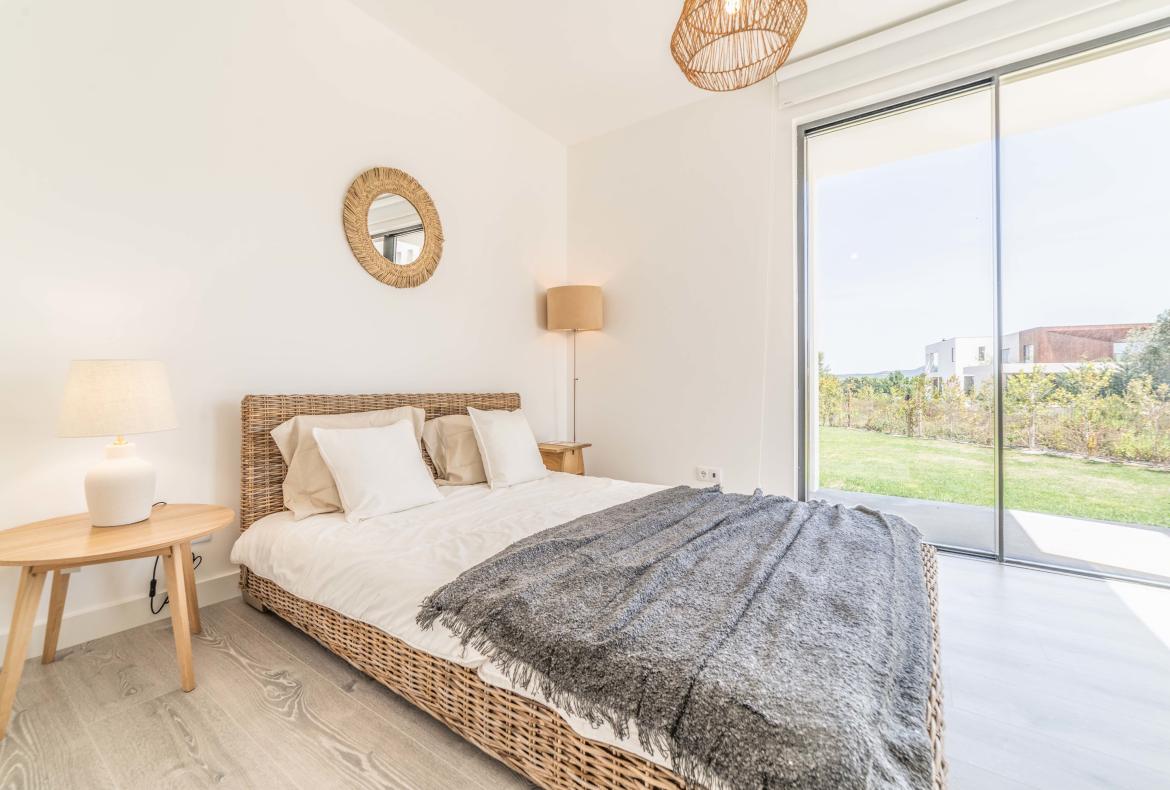 Luxury 4 bedroom holiday villa with private pool in Lisbon & coast Portugal (PV3023)