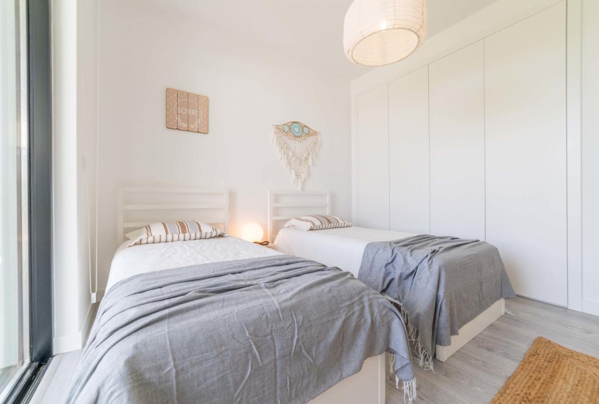 Luxury 4 bedroom holiday villa with private pool in Lisbon & coast Portugal (PV3023)