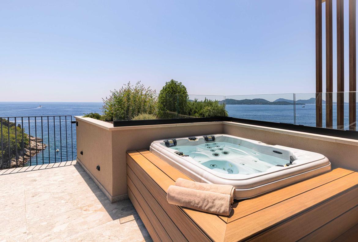 Luxury 5 bedroom holiday villa with private pool in Dubrovnik Croatia (Hrvatska) (PV3024)