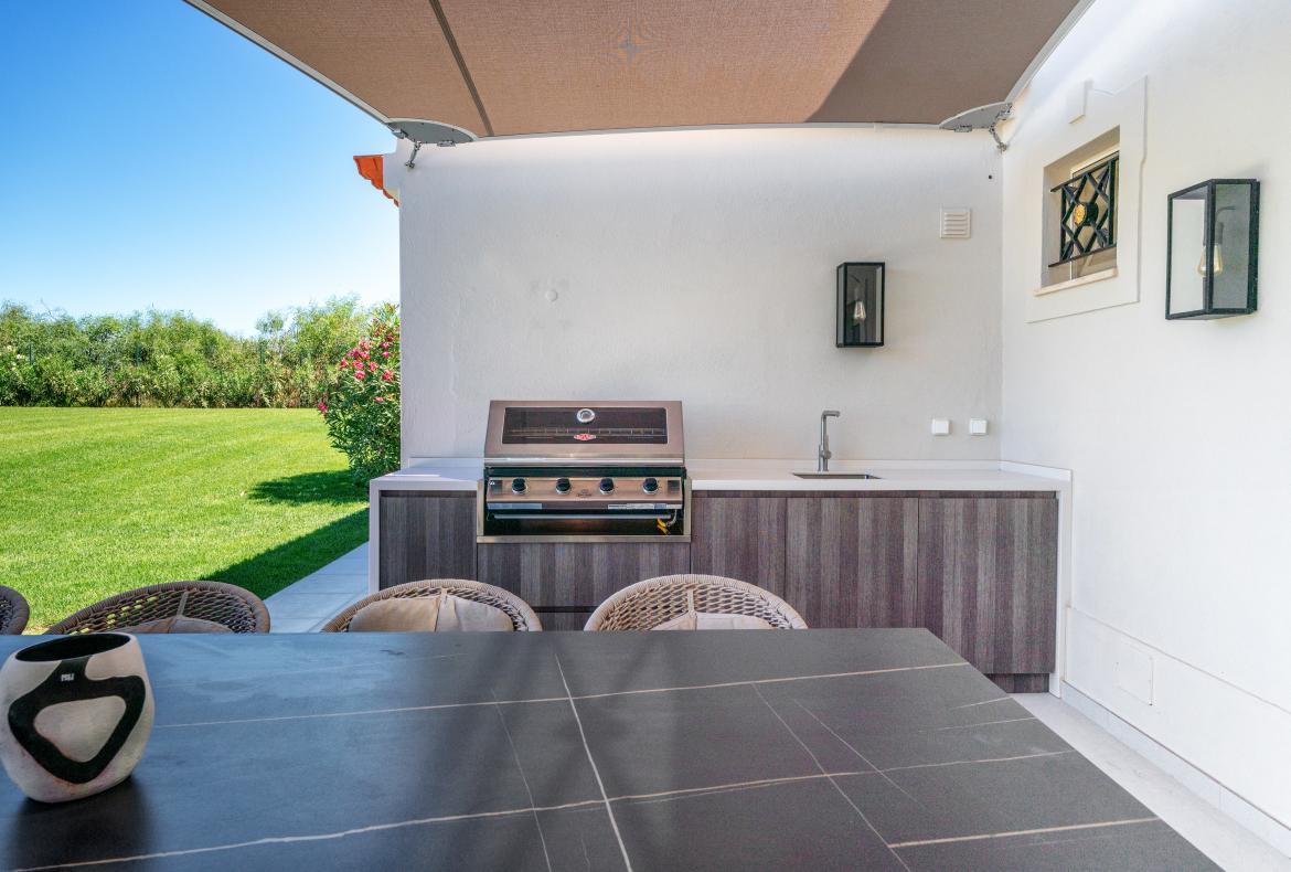 Luxury 6 bedroom holiday villa with private pool in Algarve Portugal (PV3025)