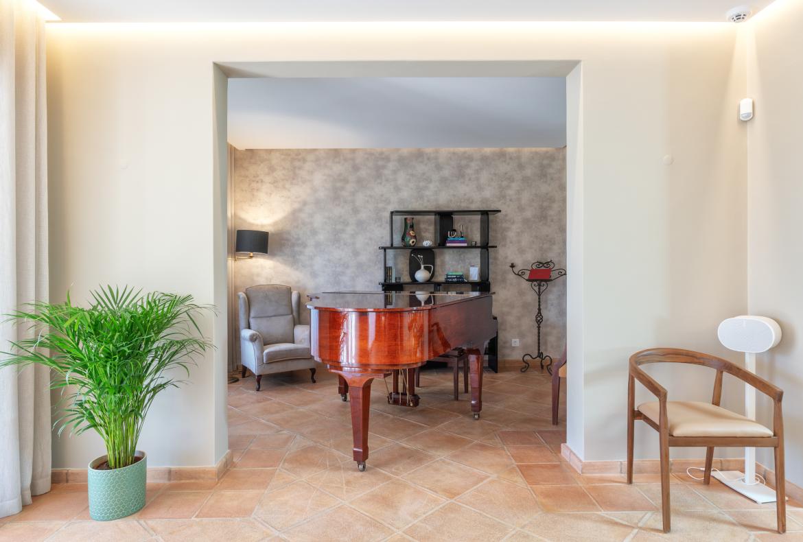 Luxury 6 bedroom holiday villa with private pool in Algarve Portugal (PV3025)