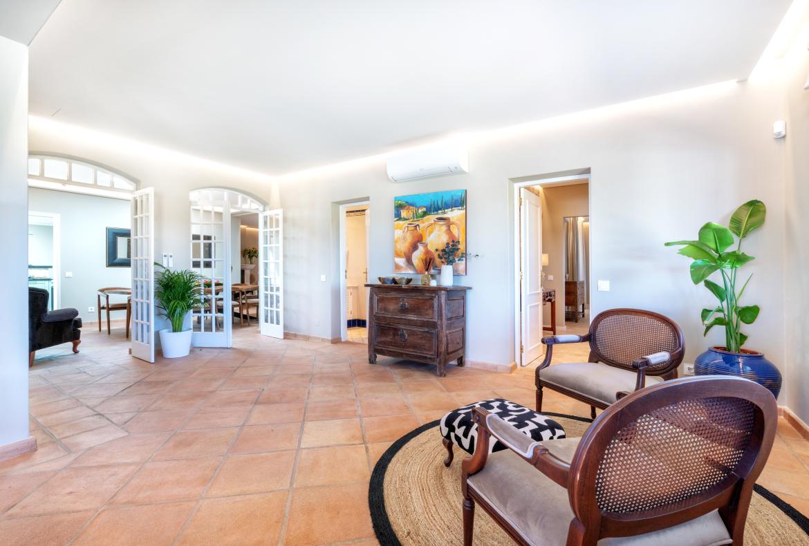 Luxury 6 bedroom holiday villa with private pool in Algarve Portugal (PV3025)