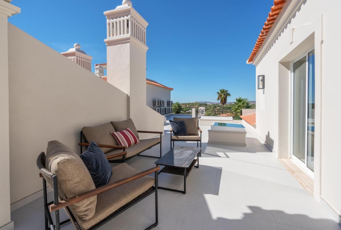 Luxury 6 bedroom holiday villa with private pool in Algarve Portugal (PV3025)