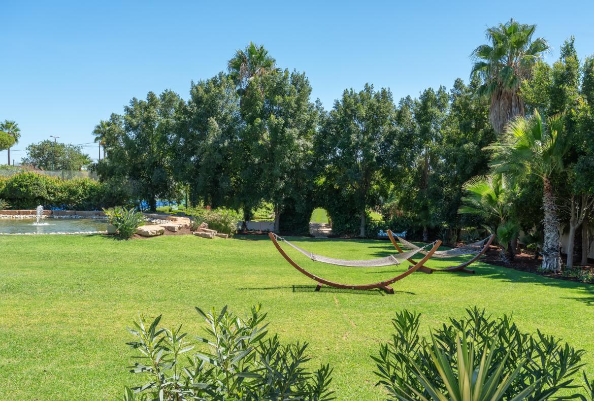 Luxury 6 bedroom holiday villa with private pool in Algarve Portugal (PV3025)