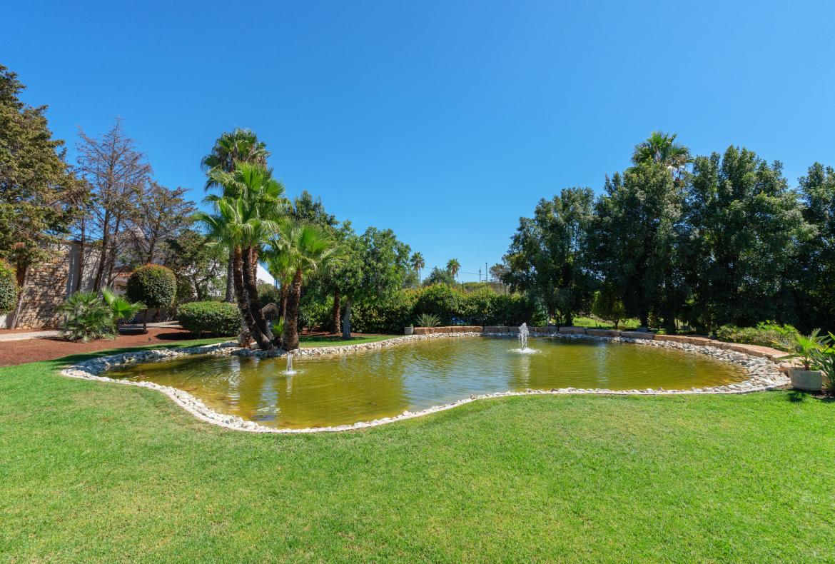 Luxury 6 bedroom holiday villa with private pool in Algarve Portugal (PV3025)