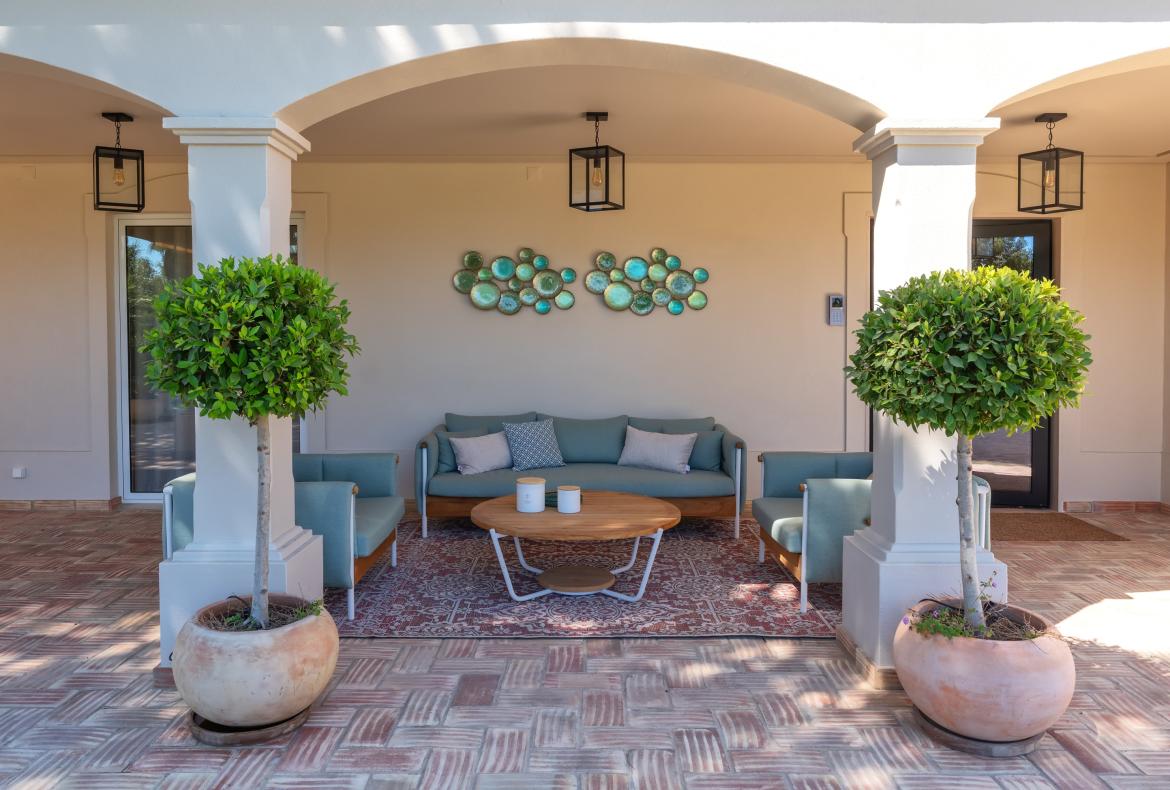Luxury 6 bedroom holiday villa with private pool in Algarve Portugal (PV3025)