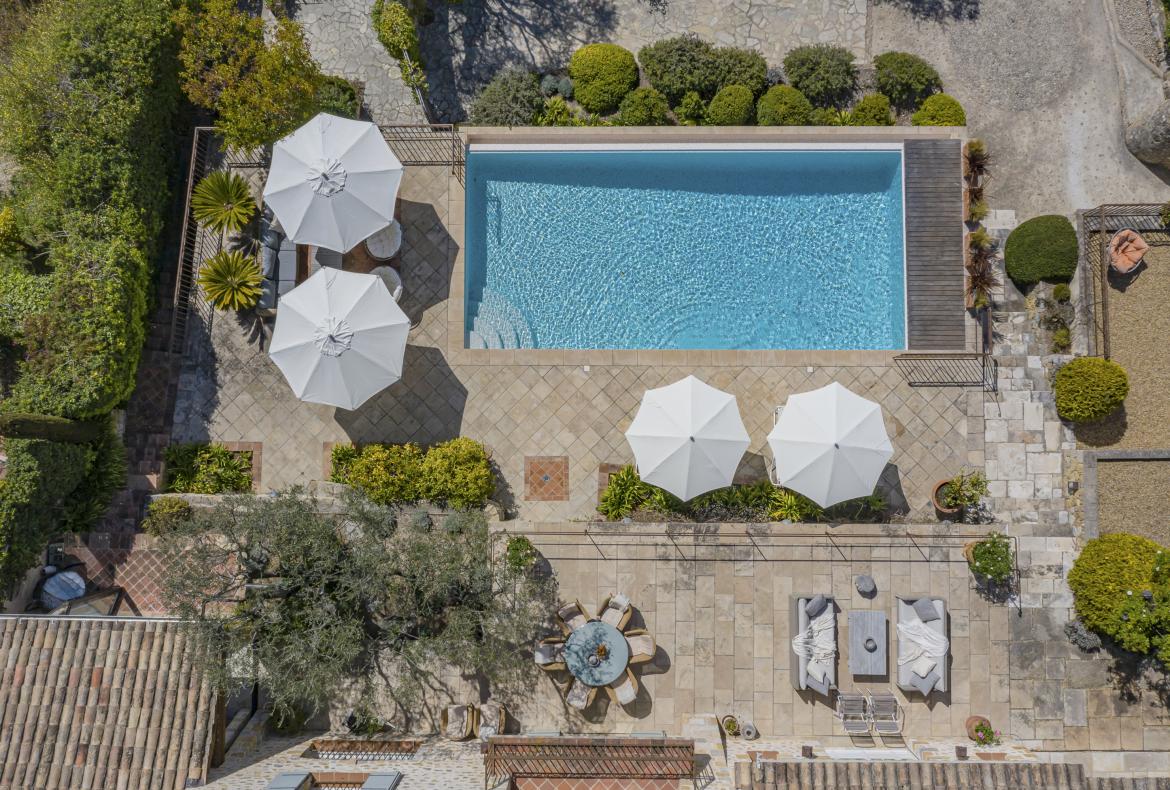 Luxury 4 bedroom holiday villa with private pool in Cote d'Azur France (PV3026)