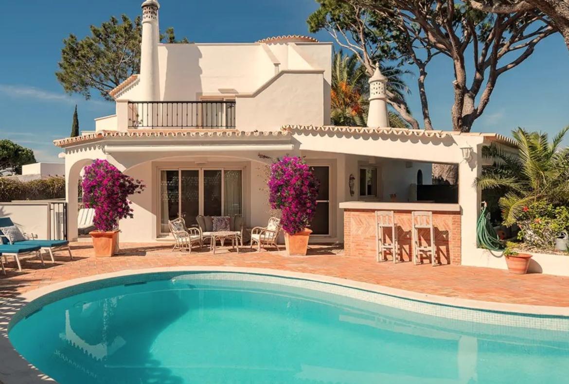 Luxury 5 bedroom holiday villa with private pool in Algarve Portugal (PV1853-2)
