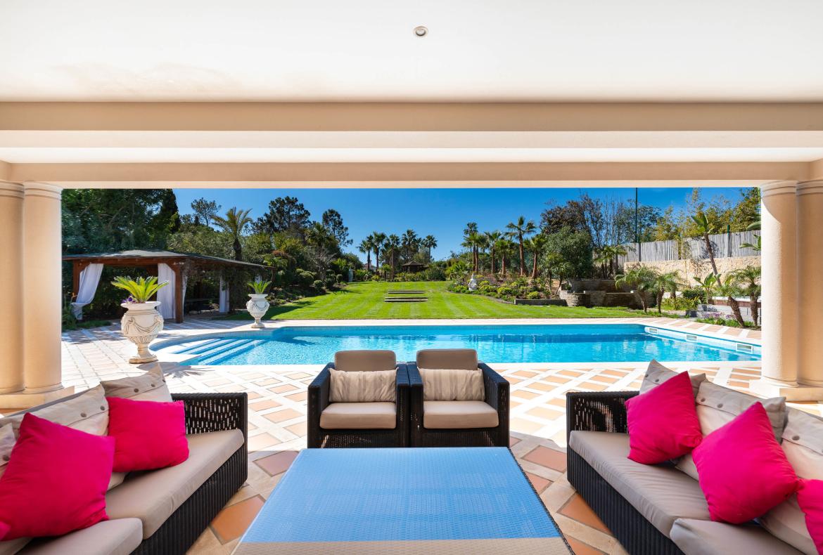 Luxury 6 bedroom holiday villa with private pool in Algarve Portugal (PV3027)