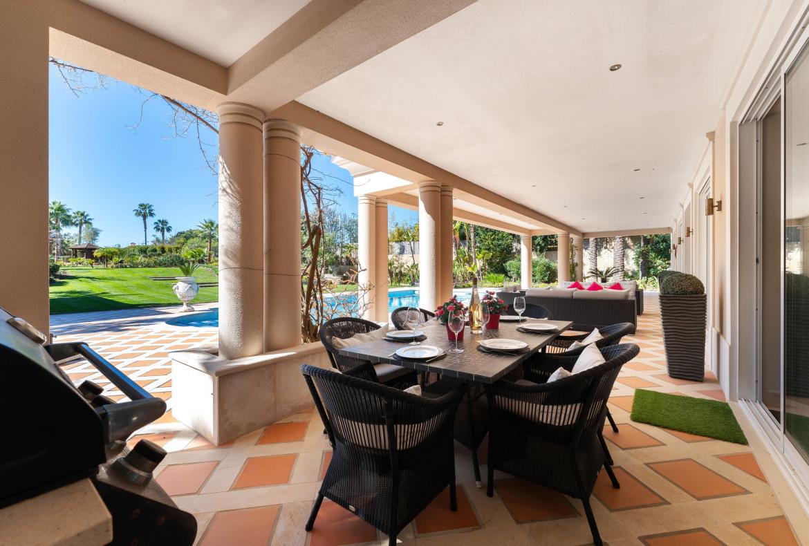 Luxury 6 bedroom holiday villa with private pool in Algarve Portugal (PV3027)