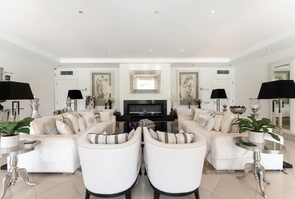 Luxury 6 bedroom holiday villa with private pool in Algarve Portugal (PV3027)