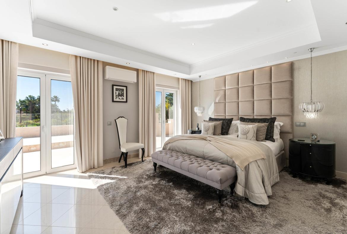Luxury 6 bedroom holiday villa with private pool in Algarve Portugal (PV3027)