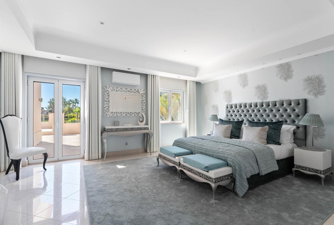 Luxury 6 bedroom holiday villa with private pool in Algarve Portugal (PV3027)