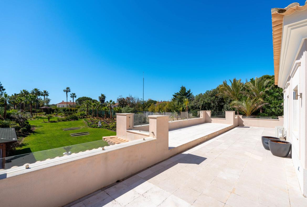 Luxury 6 bedroom holiday villa with private pool in Algarve Portugal (PV3027)