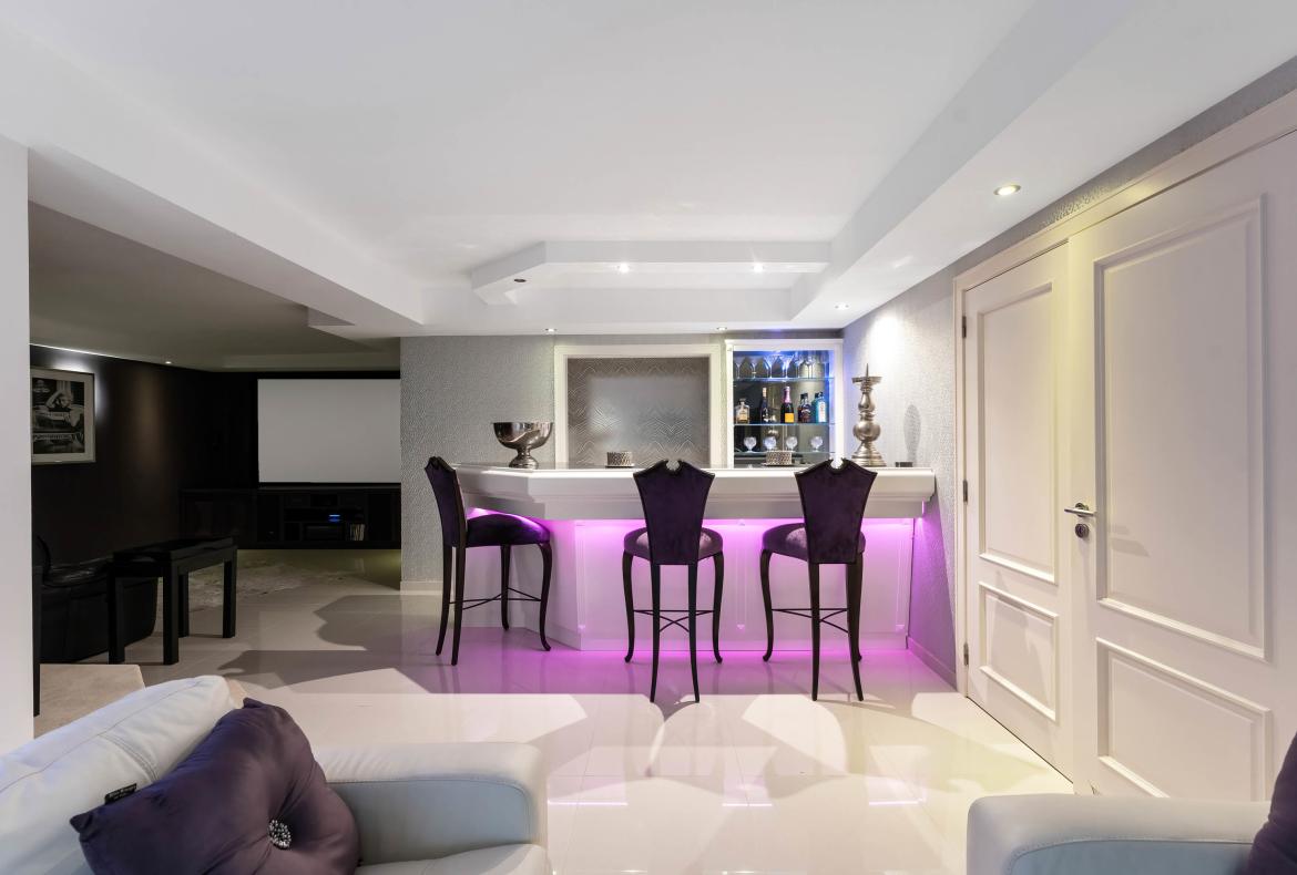Luxury 6 bedroom holiday villa with private pool in Algarve Portugal (PV3027)