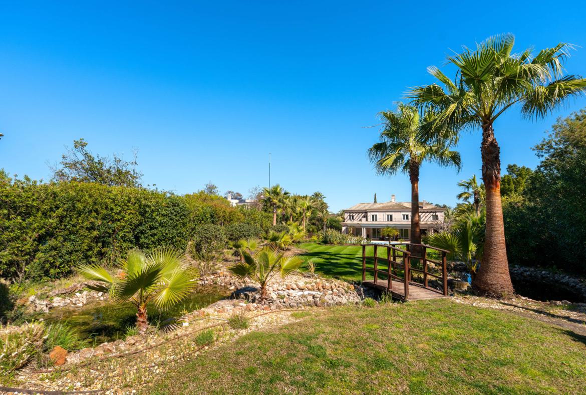 Luxury 6 bedroom holiday villa with private pool in Algarve Portugal (PV3027)