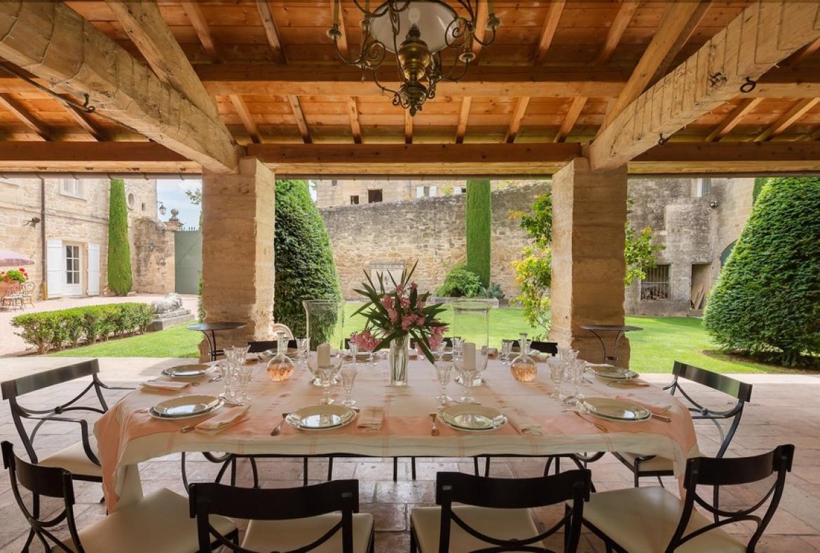 Magnificent XVIth century château. Saltwater pool. Walking distance to shops etc. 6 bedrooms to sleep 12 guests (UZES118GN)