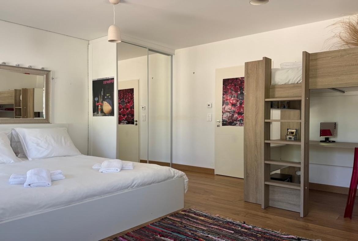 Contemporary villa with exotic garden, pool and jacuzzi. 5 bedrooms to sleep 11 (MONT194GN)