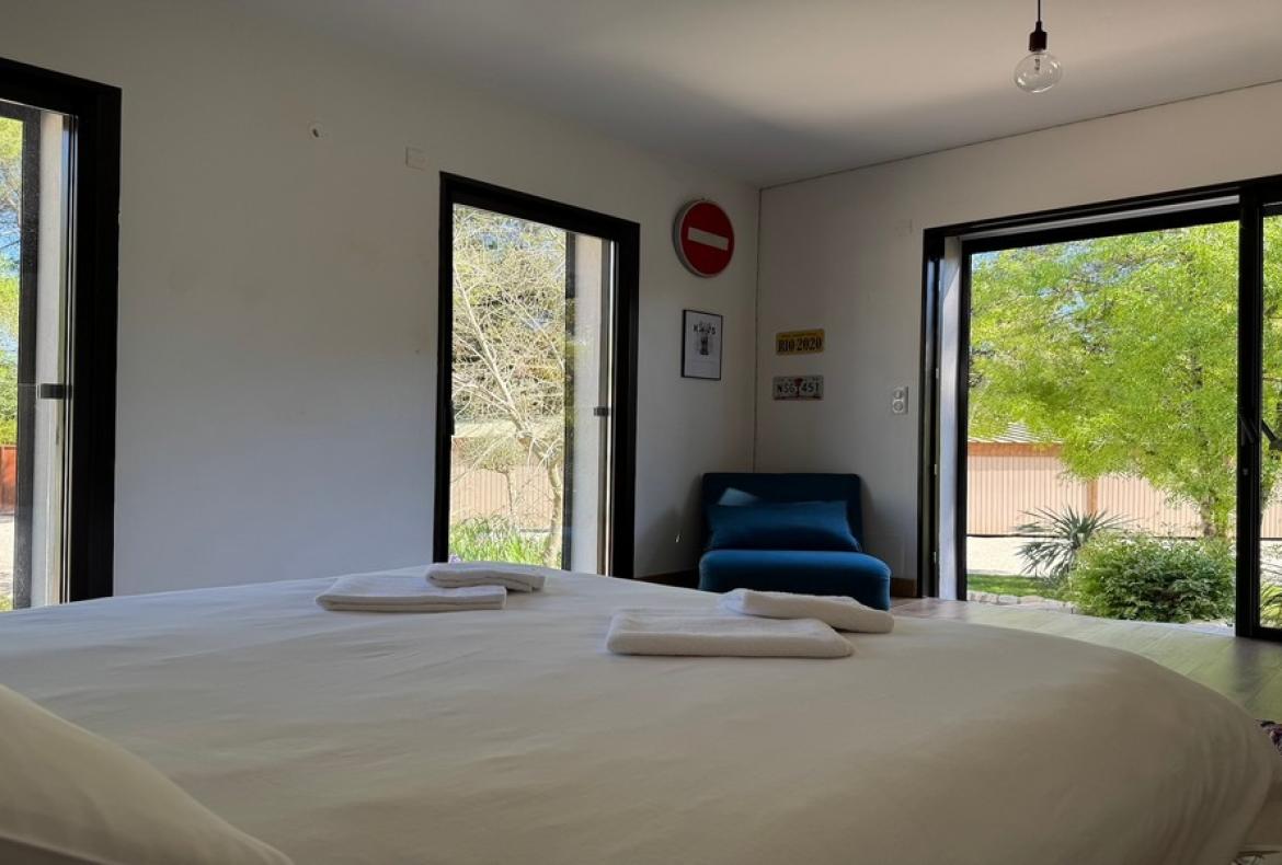 Contemporary villa with exotic garden, pool and jacuzzi. 5 bedrooms to sleep 11 (MONT194GN)