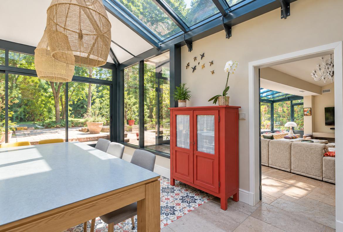 Beautifully Renovated Mas within Walking Distance of Shops and Tramway. 4 bedrooms to sleep 8 (MONT177GN)